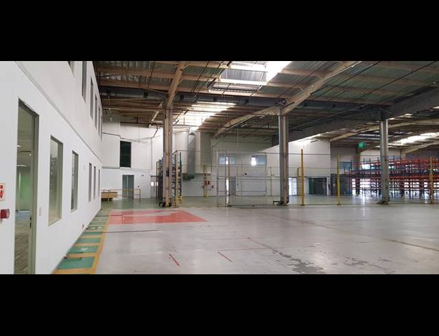 INDUSTRIAL PROPERTY TO RENT IN HALFWAY HOUSE